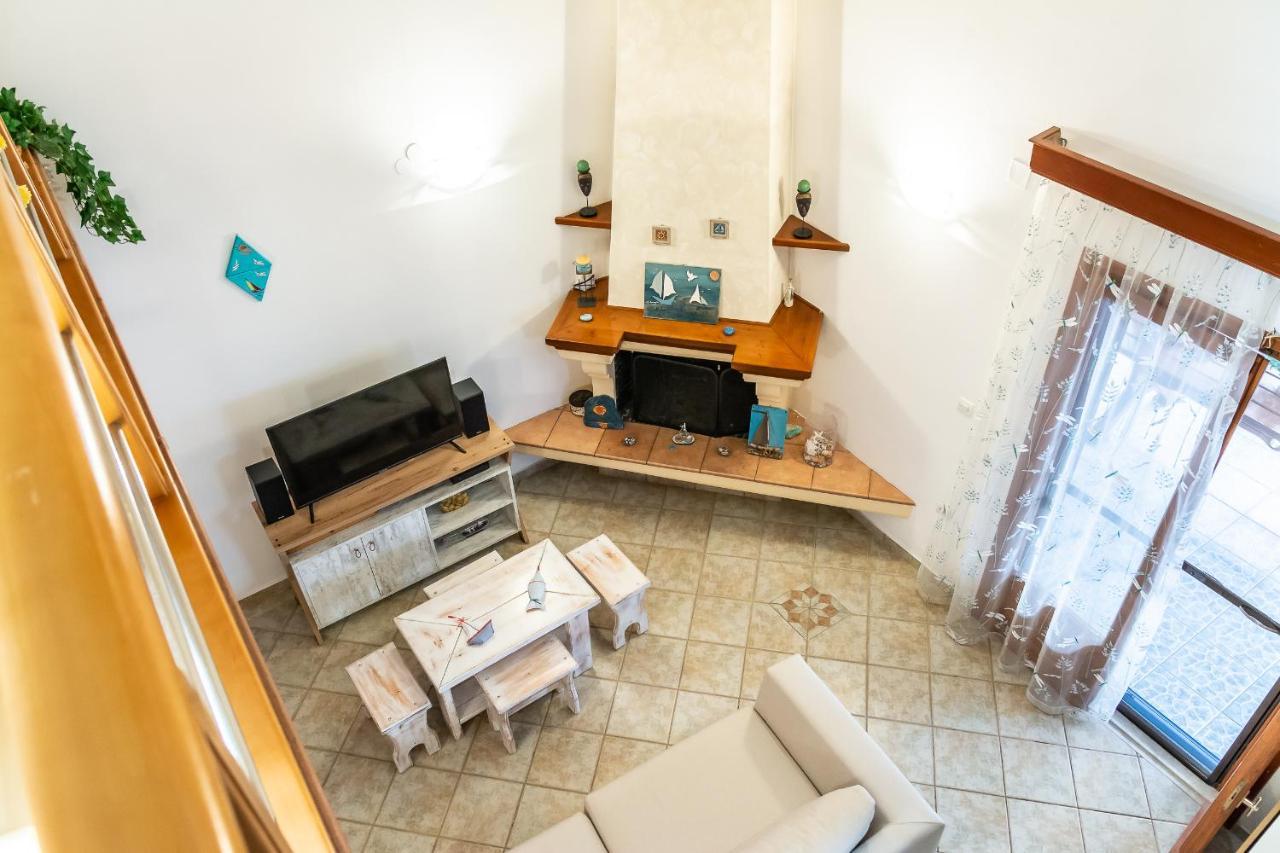 Papadogiannopoulos House Aigio Bagian luar foto