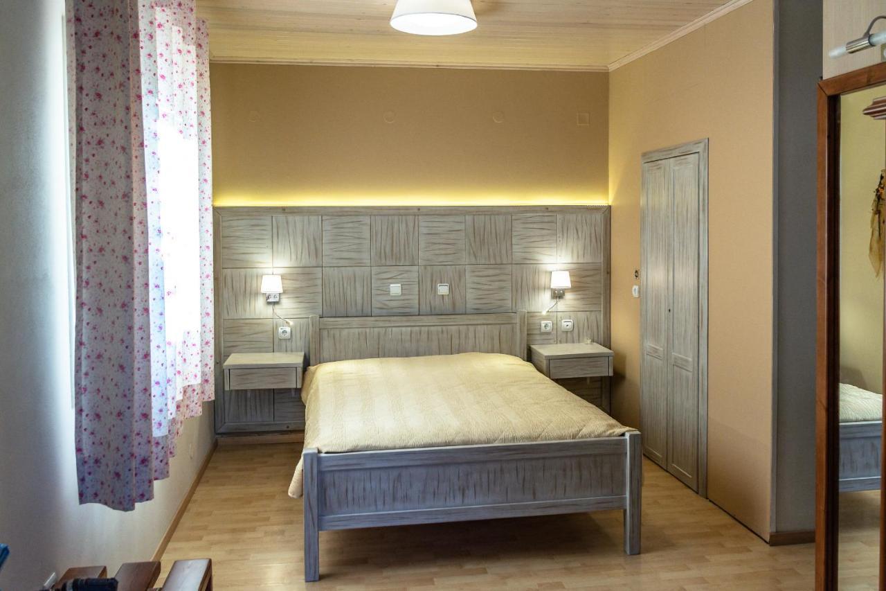 Papadogiannopoulos House Aigio Bagian luar foto