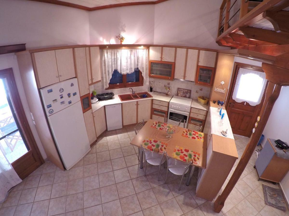 Papadogiannopoulos House Aigio Bagian luar foto