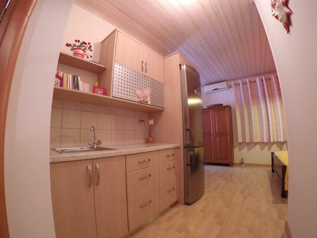 Papadogiannopoulos House Aigio Bagian luar foto
