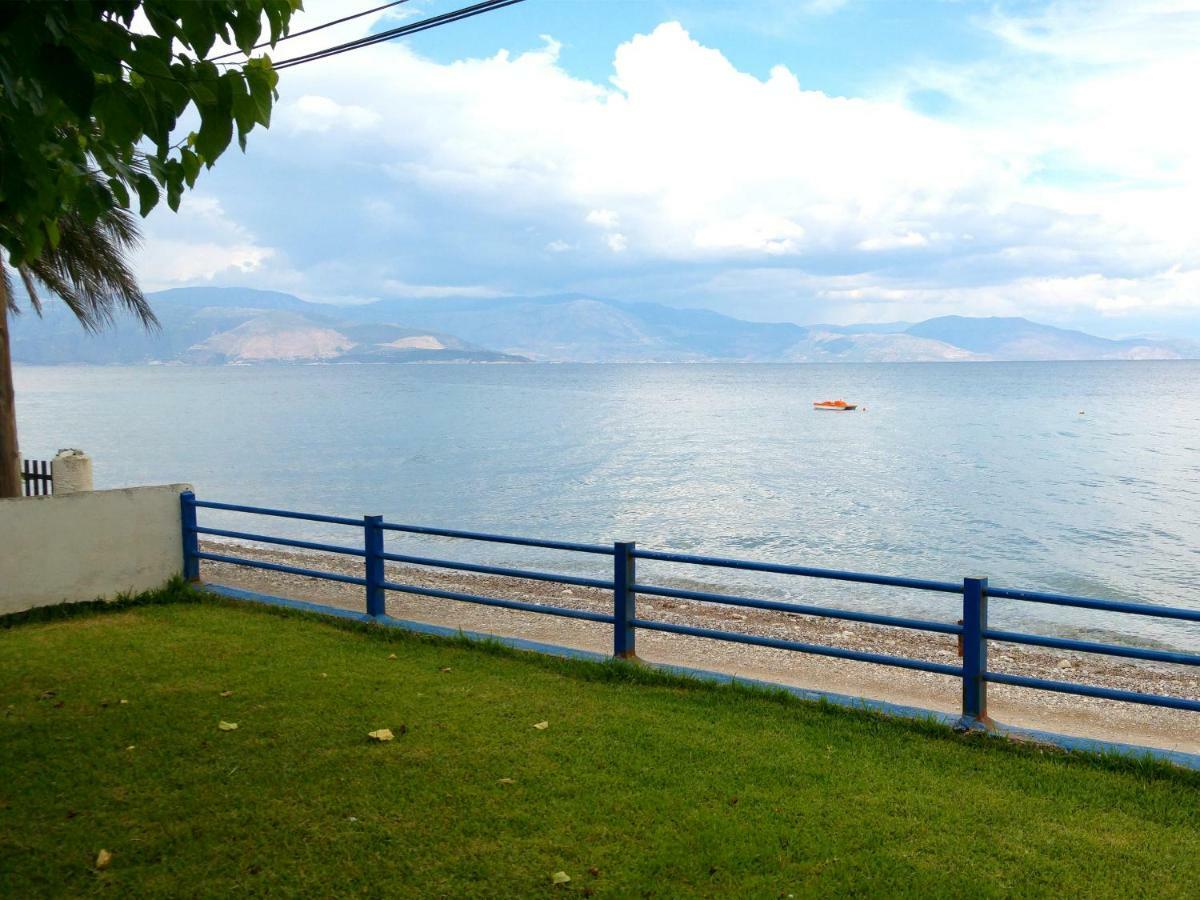 Papadogiannopoulos House Aigio Bagian luar foto